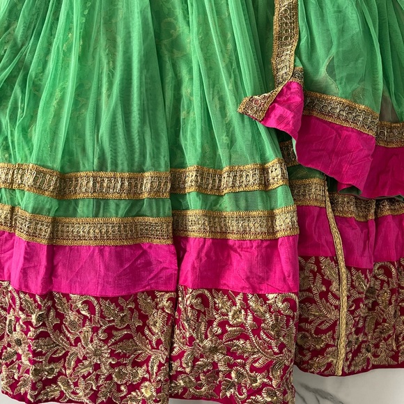 Green and pink Indian Pakistani Punjabi suit - Picture 5 of 5